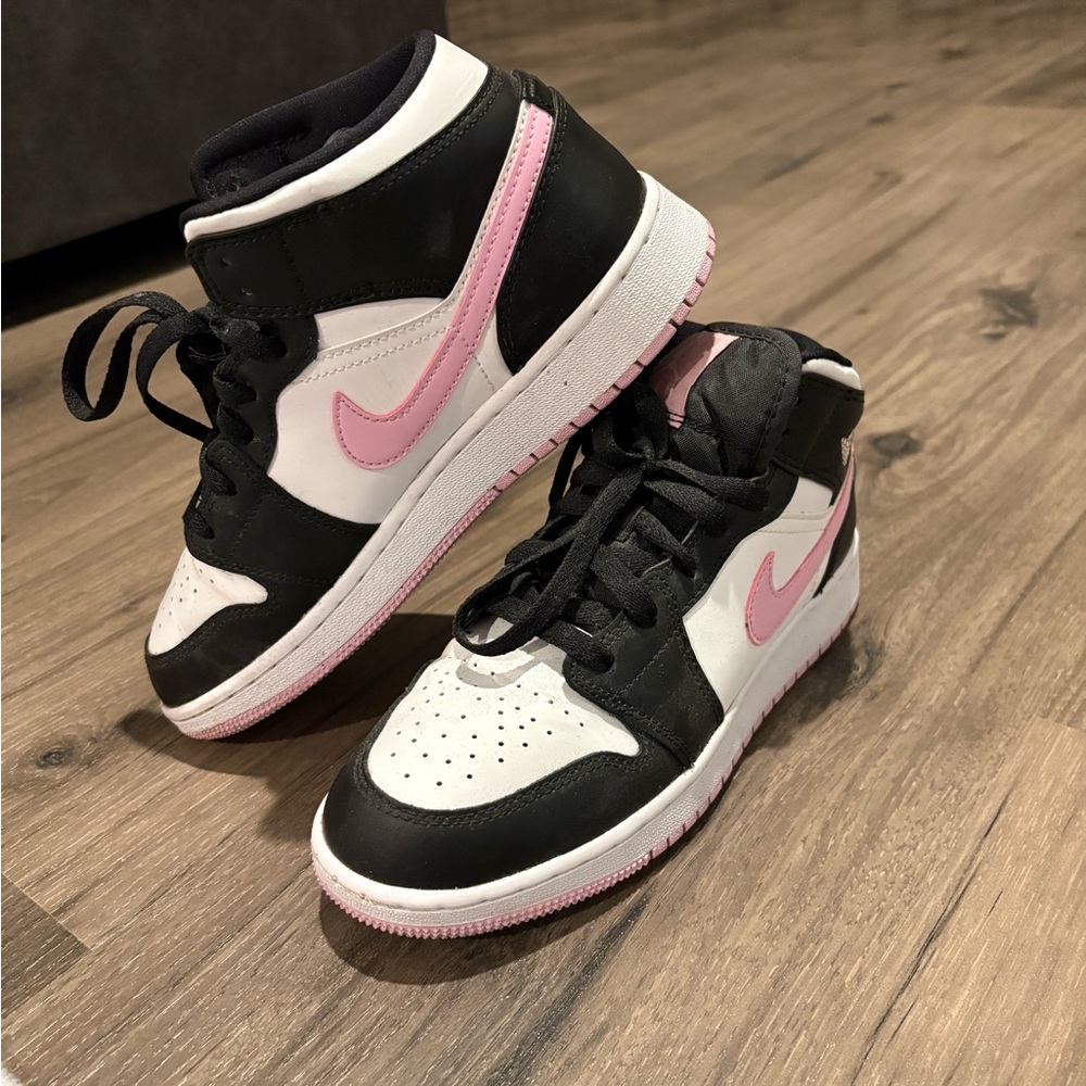 Youth Nike Air Jordan 1 Mid - Black White Pink Accent